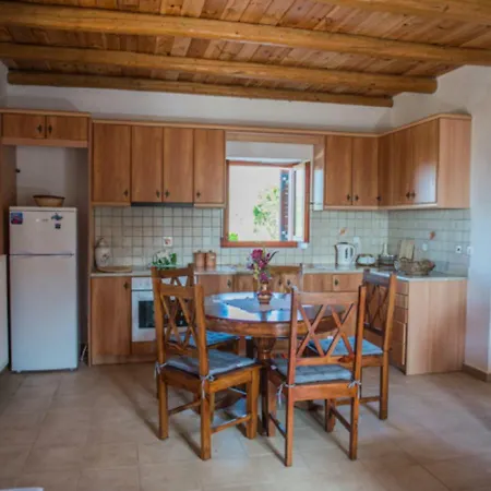 Villa Helen Villa *